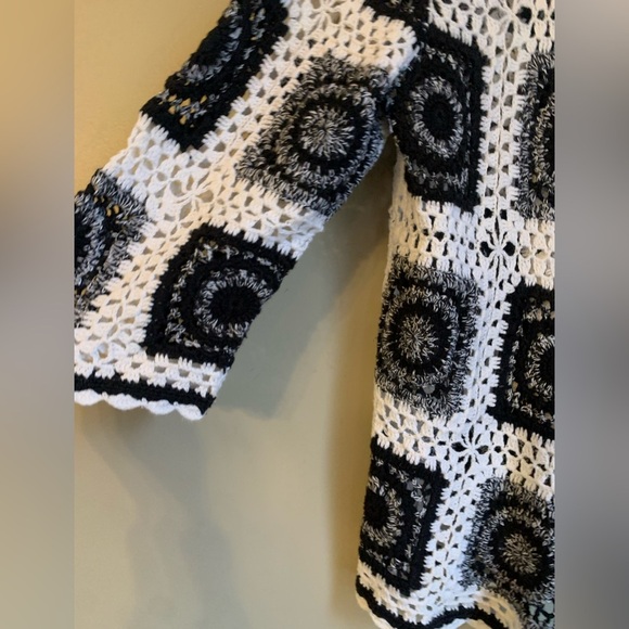 Handmade Vintage Granny Square Cardigan Crochet size medium? Lightweight spring - Picture 2 of 7
